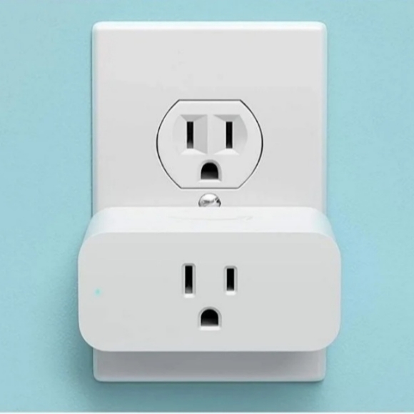 Amazon Smart Plug Works With Alexa - Picture 4 of 7